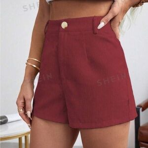 Pleated shorts